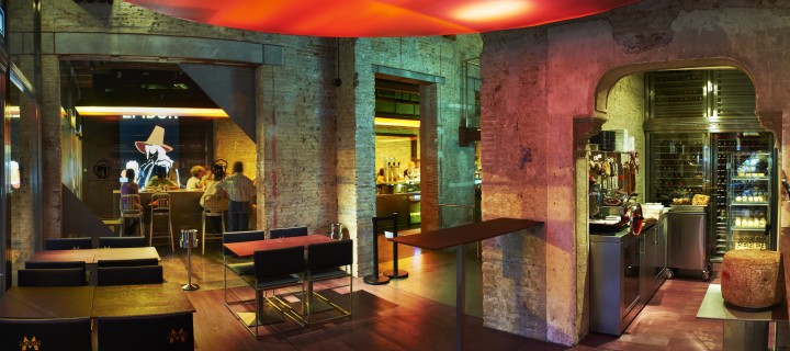 Barcelona vs Airbnb : the city's fight against mass tourism